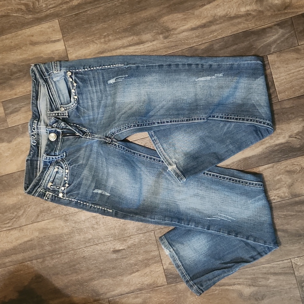 EUC Grace in L.A. Metallic & Crystal Cross Pockets Easy Fit Jeans. Size 27